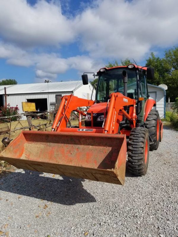 Kubota M6060 Tractor with Box Blade and Front End Loader - Image 10