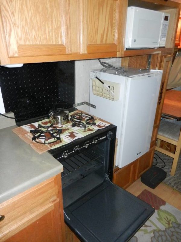 Real Bus Conversion RV - Image 4