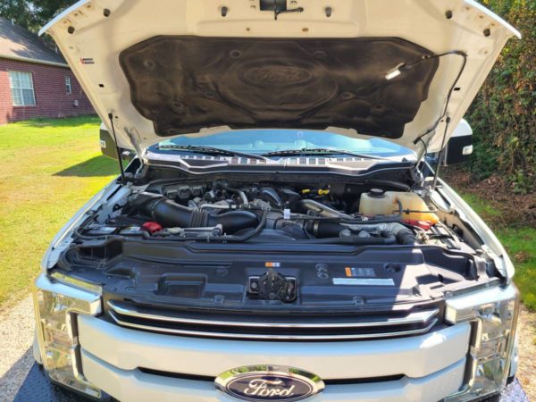 2017 Ford F250 Lariat - Image 9