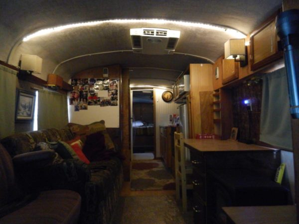 Real Bus Conversion RV - Image 10