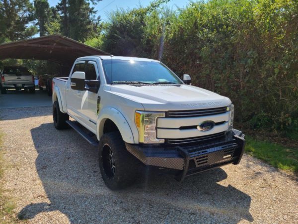 2017 Ford F250 Lariat - Image 13
