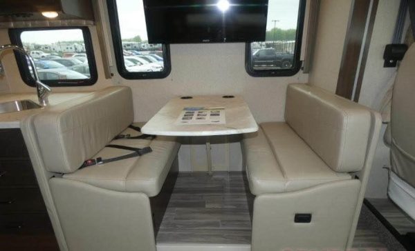 2020 THOR MOTOR COACH A.C.E. 27.2 - Image 10