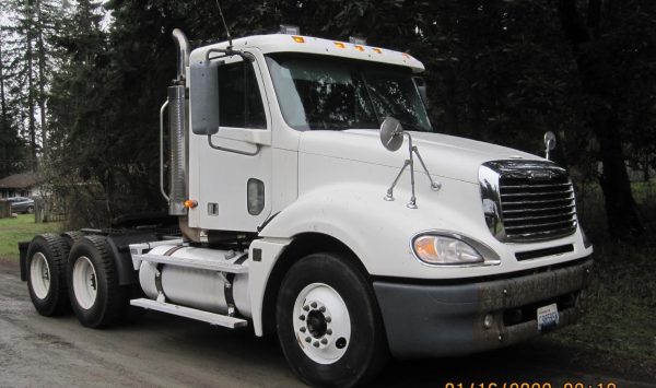 2004 FREIGHTLINER COLUMBIA 120