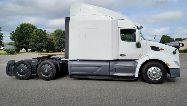 2018 PETERBILT 579