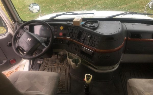 2006 Volvo - Image 3
