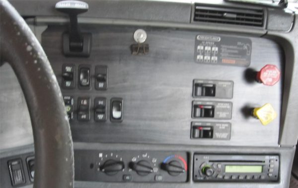 2004 FREIGHTLINER COLUMBIA 120 - Image 8