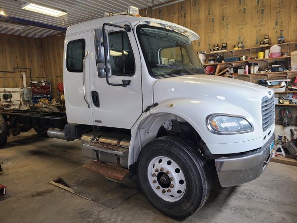 2012 Freightliner M2 Business Class - Image 2