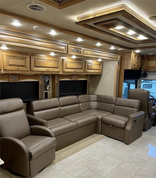 2018 TIFFIN PHAETON 40AH - Image 11