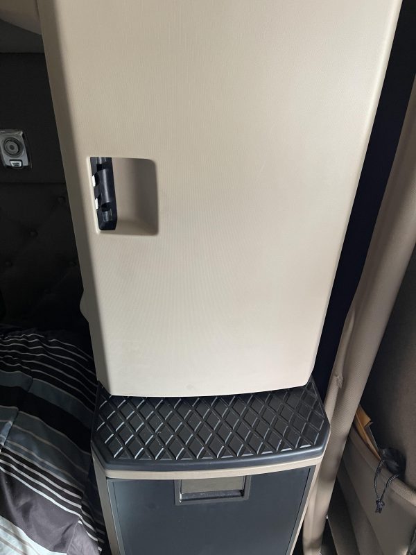 2018 Kenworth t680 - Image 11