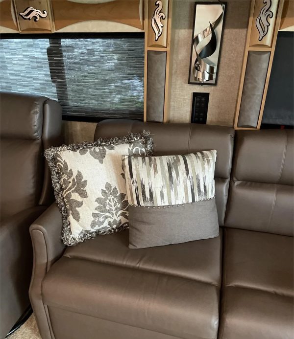 2018 TIFFIN PHAETON 40AH - Image 12