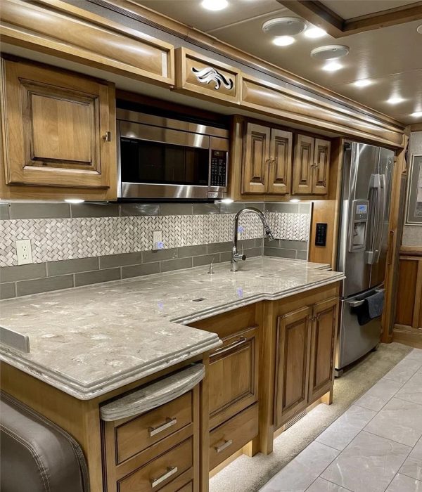 2018 TIFFIN PHAETON 40AH - Image 13