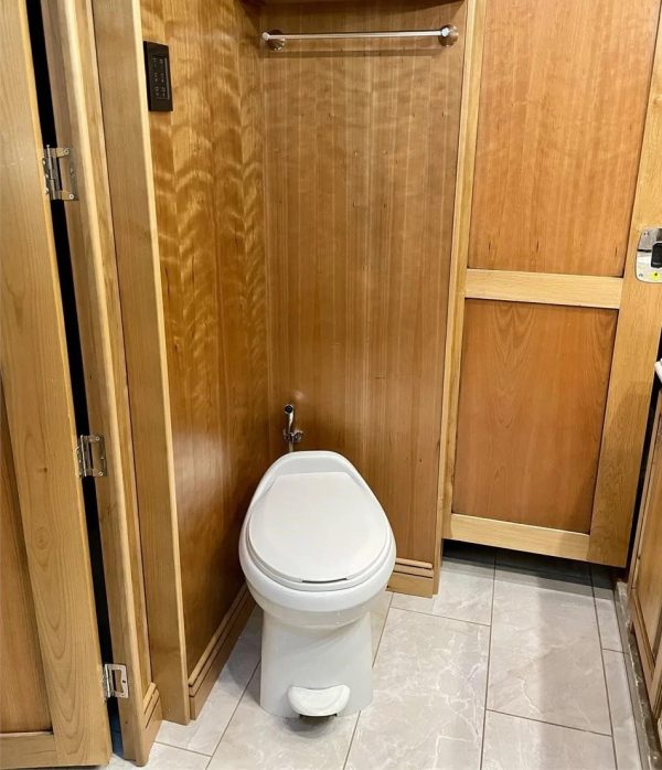 2018 TIFFIN PHAETON 40AH - Image 15