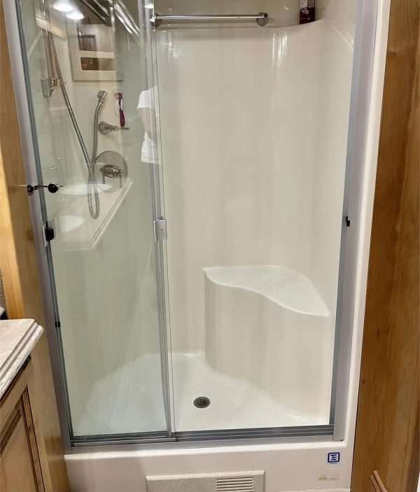 2018 TIFFIN PHAETON 40AH - Image 16