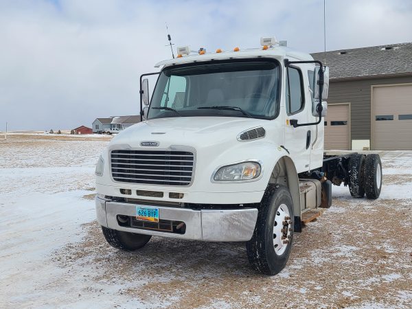 2012 Freightliner M2 Business Class - Image 3