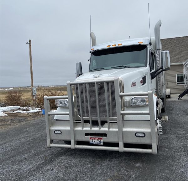 2020 PETERBILT 567 - Image 2