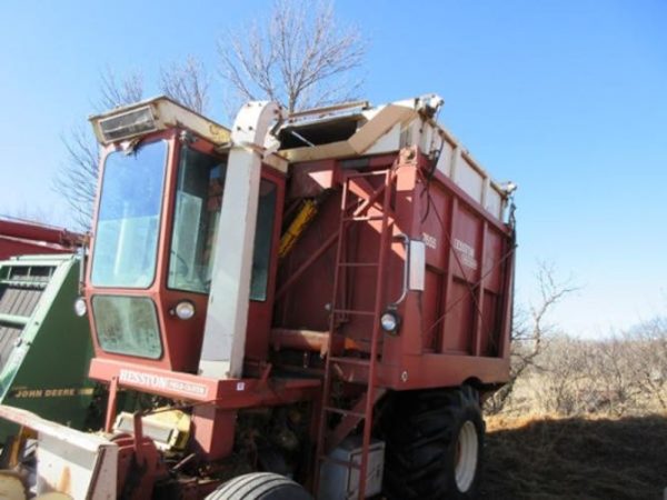 1985  Hesston Field Queen Forage Harvester - Image 3