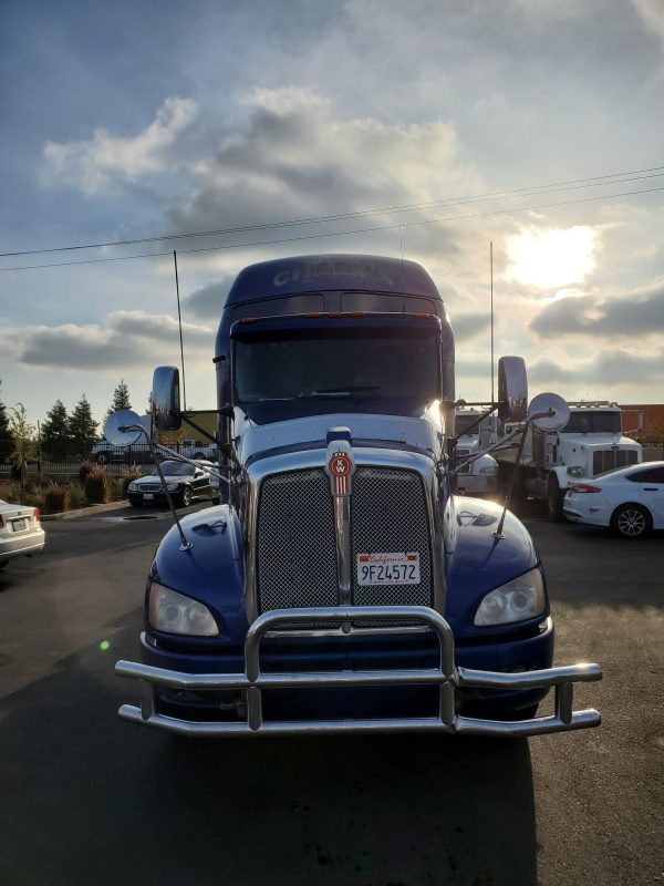 2011 Kenworth T660 - Image 7