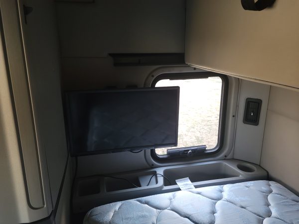 2018 PETERBILT 579 - Image 7
