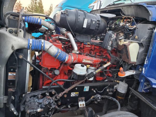2011 Kenworth T660 - Image 15