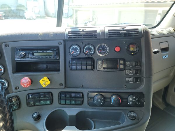 2016 FREIGHTLINER CASCADIA 125 - Image 18