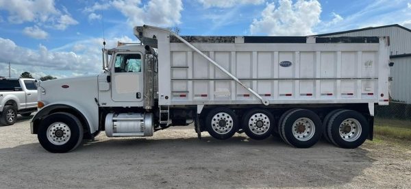 2013 PETERBILT 367 - Image 3