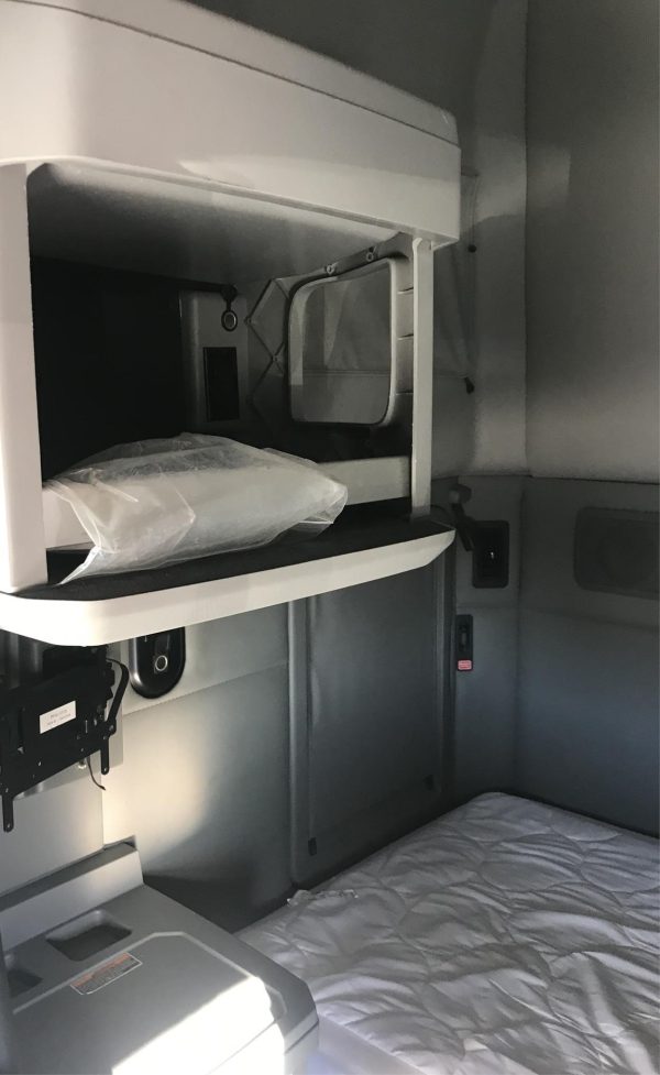 2017 KENWORTH T680 - Image 4