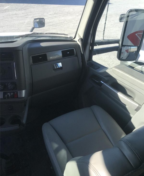 2017 KENWORTH T680 - Image 7