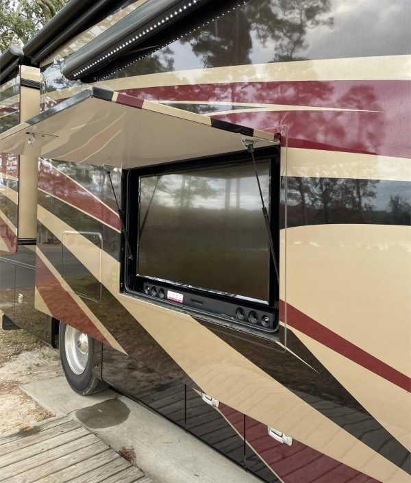 2018 TIFFIN PHAETON 40AH - Image 7