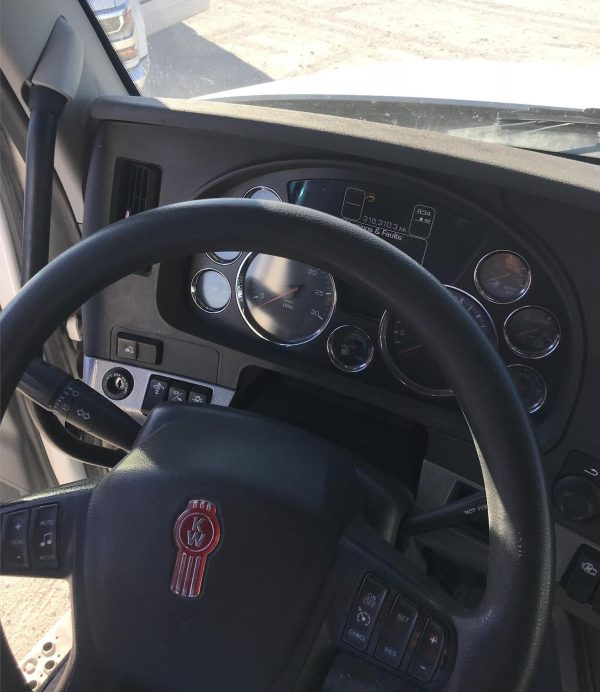 2017 KENWORTH T680 - Image 8