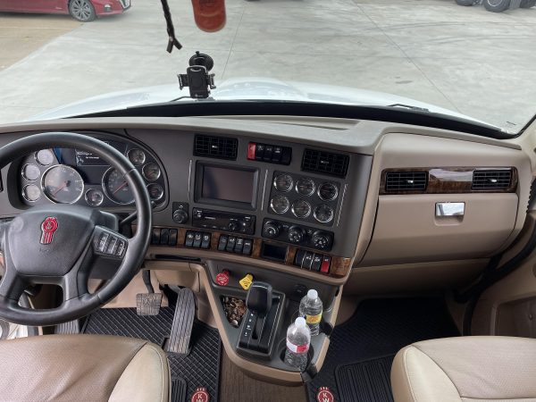 2018 Kenworth t680 - Image 8