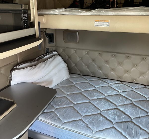 2018 Kenworth t680 - Image 9