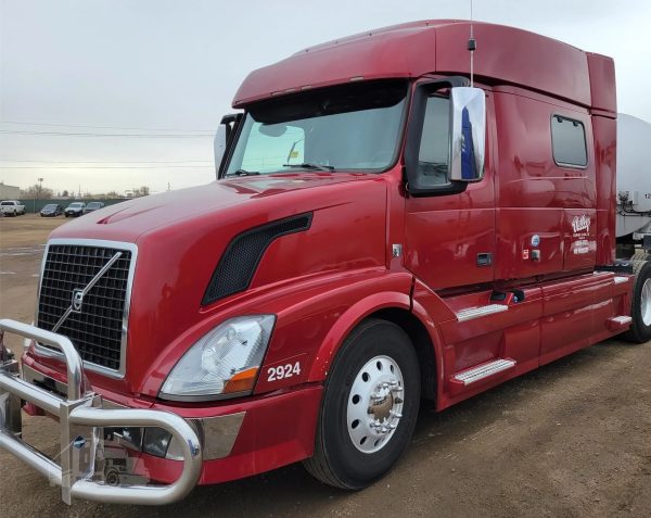 2015 VOLVO VNL64T730