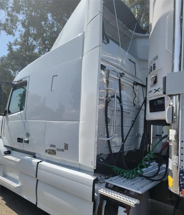 2009 VOLVO - Image 3