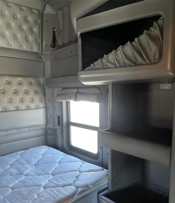 2018 KENWORTH W900L - Image 9