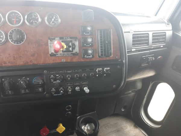 2002 Peterbilt & 2011 Air Ride Pup Trailer - Image 12