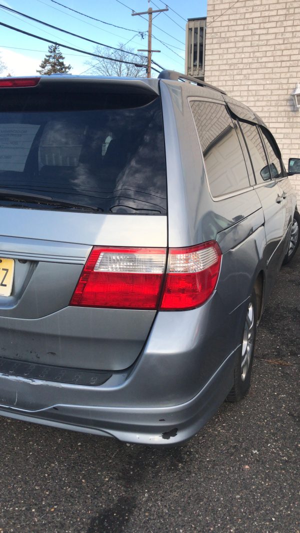 2006 Honda Odyssey Van - Image 2