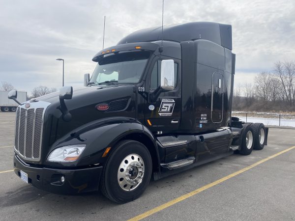 2015 PETERBILT 579