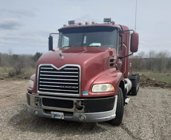 2012 Mack Pinnacle - Image 2