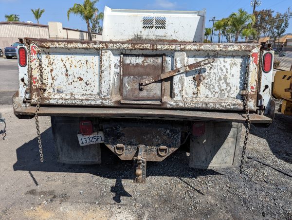 2007 C4500 Chevy Kodiak Electric Hoist Bed 5-6 yards - Image 2