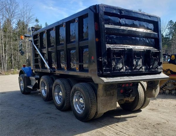 2006 Kenworth T800 Dump Truck - Image 3