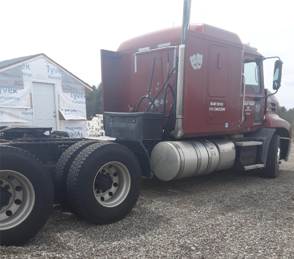 2012 Mack Pinnacle - Image 3