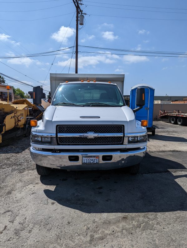 2007 C4500 Chevy Kodiak Electric Hoist Bed 5-6 yards - Image 3