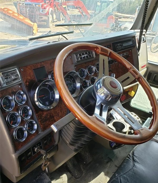 2006 Kenworth T800 Dump Truck - Image 7