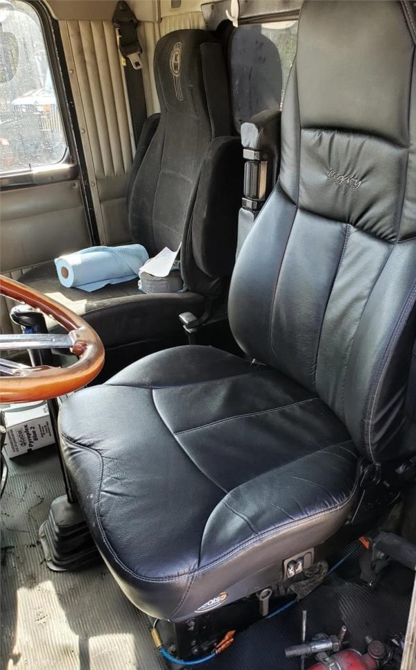 2006 Kenworth T800 Dump Truck - Image 8