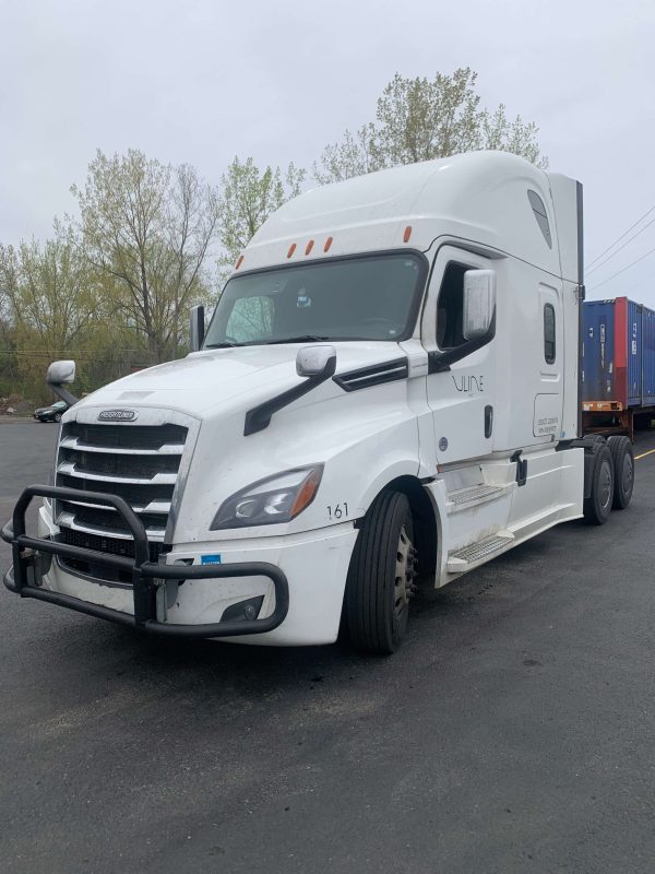 2019 Freightliner Cascadia 126 - Image 14