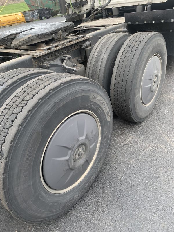2019 Freightliner Cascadia 126 - Image 6