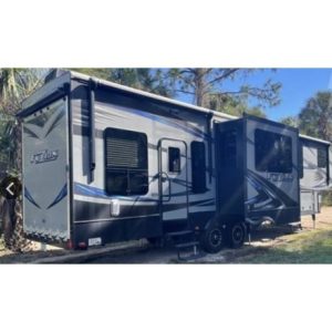 2015 Keystone Fuzion Model 371