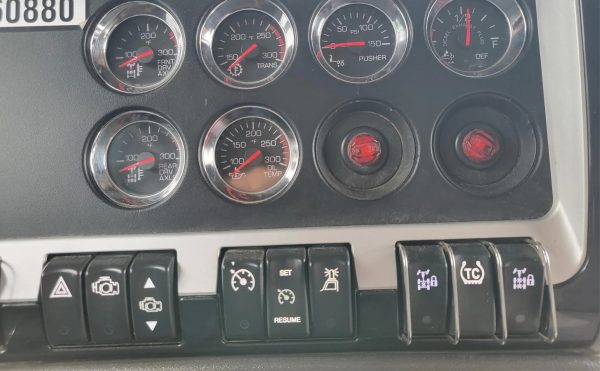 2020 KENWORTH T800 - Image 10