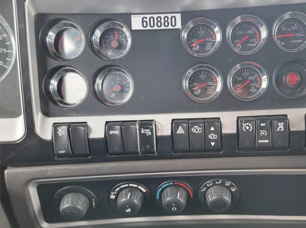 2020 KENWORTH T800 - Image 11