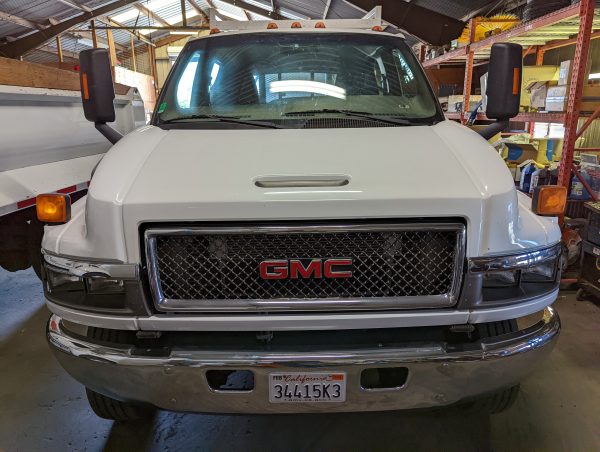 2008 GMC C5500 4×4 Truck - Image 2